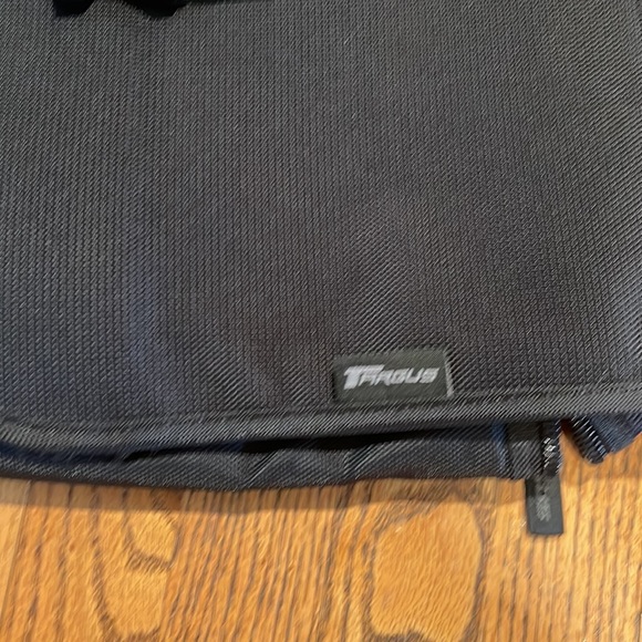 Laptop case great condition - Picture 3 of 4